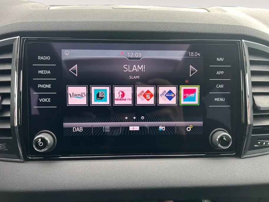 Škoda Karoq 1.5 TSI ACT Ambition Business |Cruise control adaptief| Elektrisch glazen panorama-dak| lichtmetalen velgen 18| Extra getint glas| 12 Maanden Bovag Garantie|