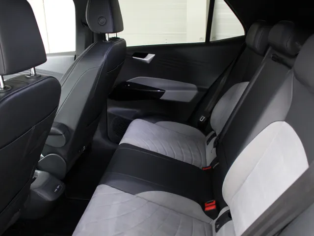 Volkswagen ID.3 Pro Edition 58 kWh Navigatie | Warmtepomp | 18' 'East Derry' | Keyless | 92 % SoH