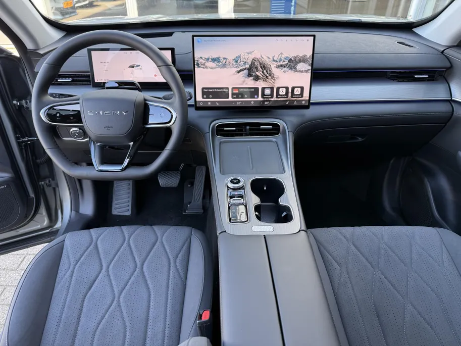 Chery Tiggo 8 Unique PHEV 7 persoons | Panoramadak | Stoelverwarming en koeling | 360 graden camera | 7 jaar garantie