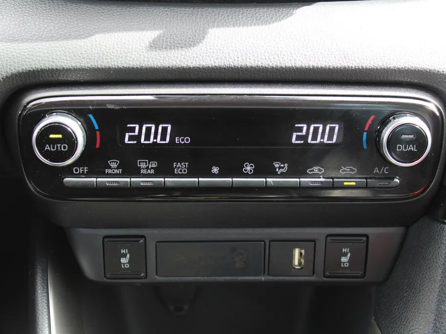 Mazda 2 Hybrid 1.5 Agile | Comfort pakket | 15' LM | Stoelverwarming | Apple Carplay/Android Auto |