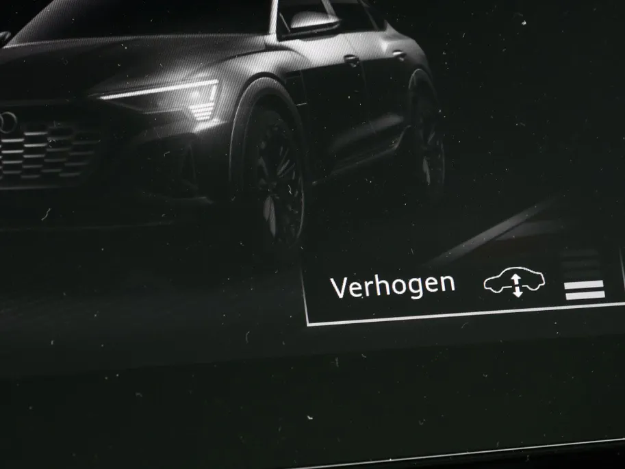 Audi Q8 Sportback e-tron 55 quattro S Edition 408pk / 115 kWh · SOH 93,6% · Panoramadak · 360 Camera · Luchtvering · Keyless · 360 Camera · Keyless · Matrix LED · 22'Velgen ·