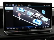 Volkswagen Tiguan 1.5 eHybrid 272pk DSG R-Line Edition · Panoramadak · Inklap. Trekhaak · 360 Camera · Leder Varenna · Matrix LED · Head-Up Display · Harman Kardon Sound · Garantie t/m 16-09-2030 of 100.000km