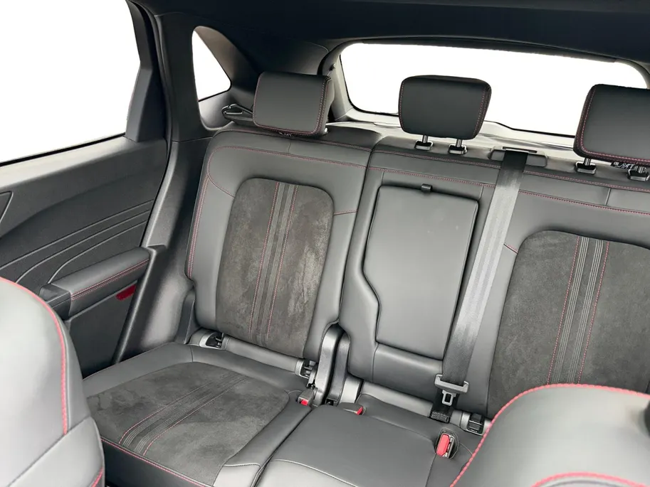 Ford Kuga 2.5 PHEV ST-Line X | Panoramadak | Trekhaak | Stoel/Stuur en Voorruitverwarming | Elektr. Memory Seats | Elektr. Achterklep | Fabrieksgarantie!| B&O Sound | Driver Assistance Pack |