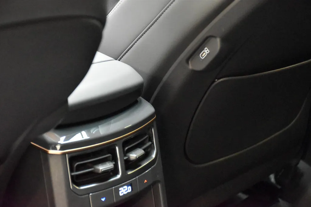 Kia EV5 81,4 kWh 217pk 2WD Plus Advanced NIEUW TE BESTELLEN
