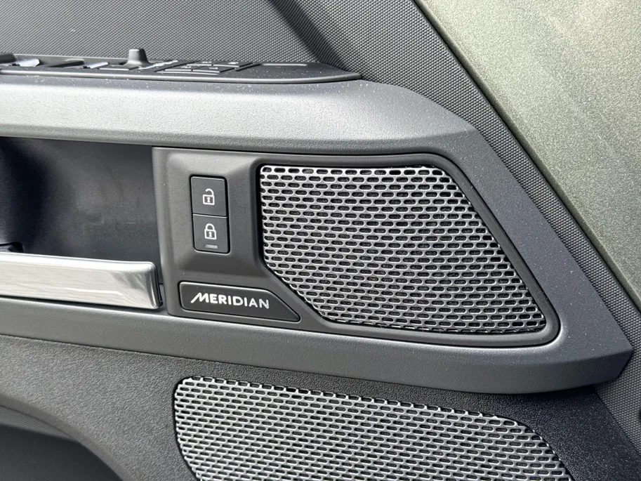 Land Rover Defender 110 2.0 P400e 110 X-Dynamic HSE