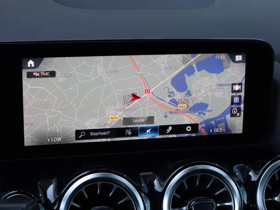 Mercedes-Benz B-Klasse 180 Business Solution AMG l Stoelverwarming l Ambiente verlichting l Achteruitrij camera