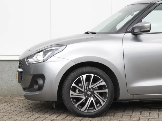 Suzuki Swift 1.2 Style Smart Hybrid Automaat | Navi | Adap. Cruise | Clima | Camera | Lm-Velgen