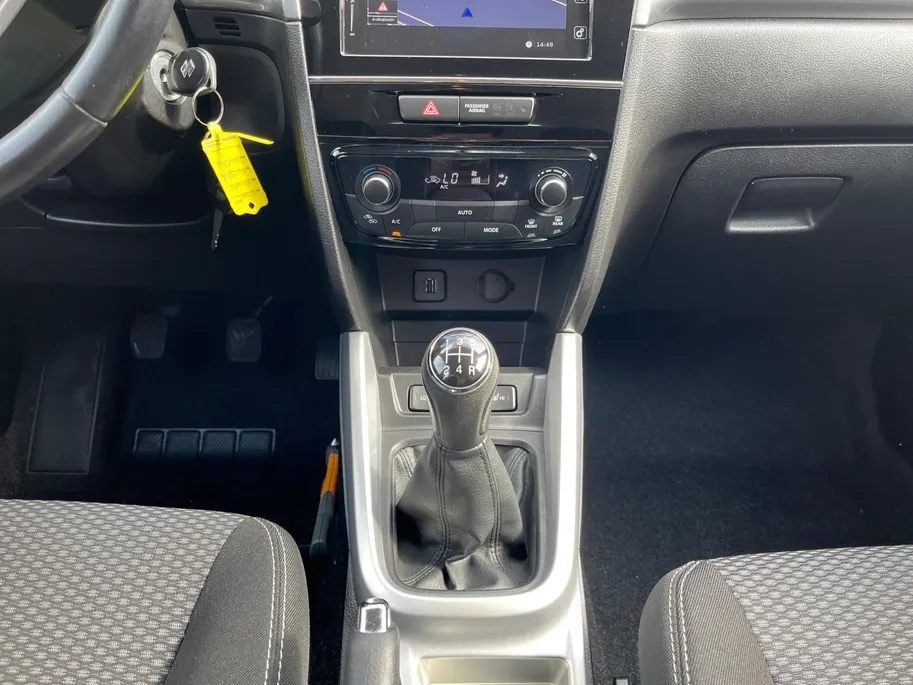 Suzuki Vitara 1.6 Exclusive | Cruise Control | Climate Control | Parkeer Camera | Apple/Android Carplay | Stoelverwarming | Navigatie |