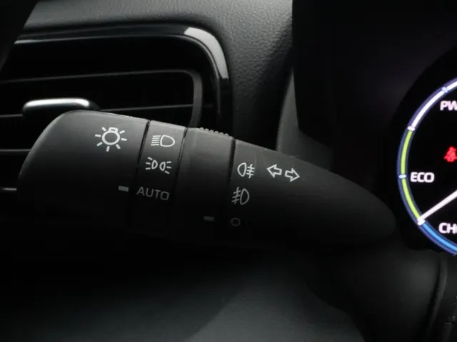 Toyota Yaris Cross 1.5 Hybrid Dynamic Trekhaak | Stoel en stuurverwarming | Parkeersensoren
