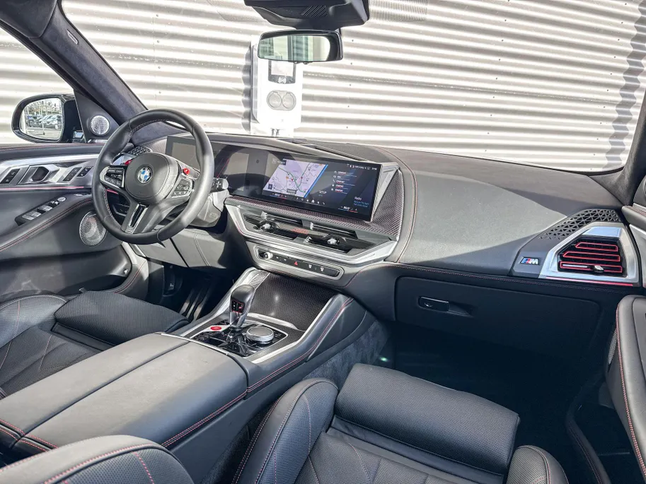 BMW XM PHEV Label Red 30 kWh