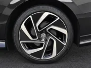 Volkswagen ID.7 Tourer Pro Business 77 kWh / 286pk Stuur- & Stoelverwarming · 360 Camera · Trekhaak · IQ.LIGHT ·  Head-Up Display