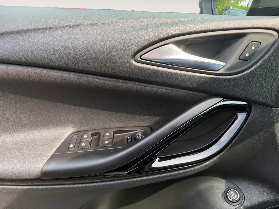 Opel Astra Sports Tourer 1.0 Turbo Business Executive | Stoel verwarming | Elektrische achterklep | Parkeersensoren | Navigatie | Climate |