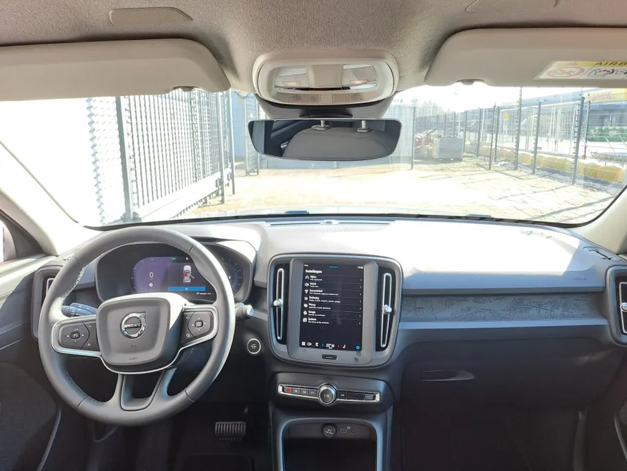 Volvo XC40 2.0 B3 Essential AUTOMAAT | Stuur/stoelverwarming | Adaptieve Cruise | Camera | Sensoren | Dode hoek | Apple Carplay/Android Auto