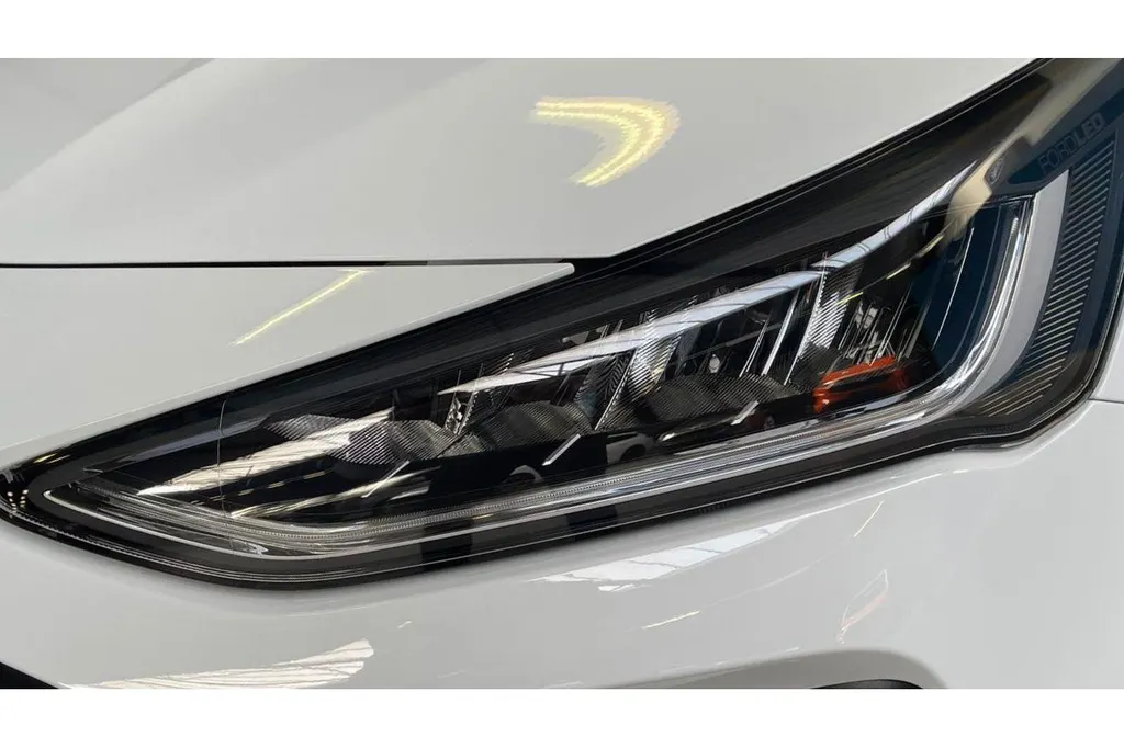 Ford Focus 1.0 EcoBoost Hybrid Active 125 PK | Automaat | Winterpack | Apple Carplay - Android Auto |  Full LED | Keyless Entry & Start |