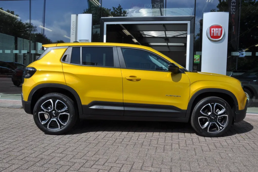 Jeep Avenger 1.2 e-Hybr Summit Great car, small price