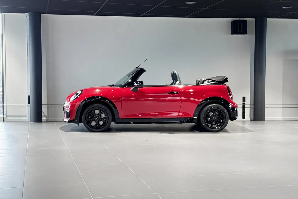 MINI Cooper Cabrio 2.0 Cooper C John Cooper Works