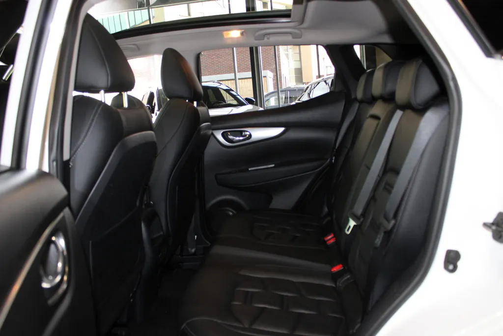 Nissan QASHQAI 1.3 DIG-T Premium Edition | Nappa lederen bekleding | Trekhaak | 1500kg trekgewicht | Pro-pilot | 360grd camera | PDC voor en achter | Climate controle | All season banden | Stoel verwarming |
