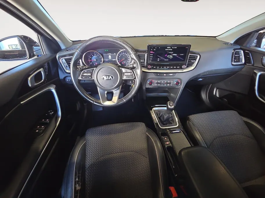 Kia XCeed 1.0 T-GDi DynamicLine | 1e Eigenaar | Dealer onderhouden | Carplay | camera | Navigatie | Cruise Control | LM Velgen 18' | 12 Maanden Bovag Garantie | NAP
