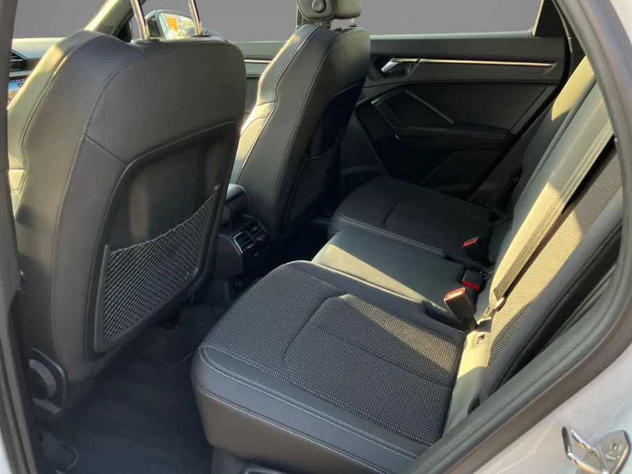 Audi Q3 Sportback 45 TFSIe 180KW/245PK S Edition Panoramadak · Camera + parkeersensoren · Apple/Android Car Play ·