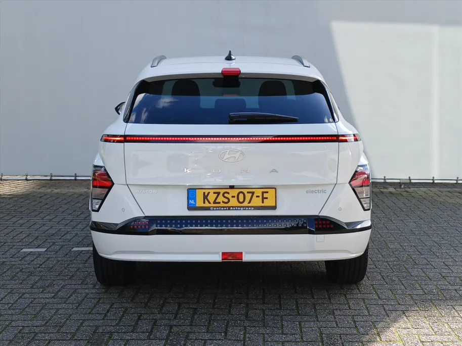 Hyundai Kona 64,8 kWh 204pk Pure Edition + Comfort Pack / DIRECT LEVERBAAR! / Demonstratieauto / 19' velgen!