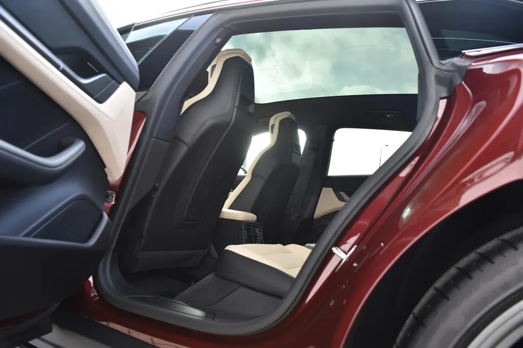 Porsche Taycan Cross Turismo 4 93 kWh