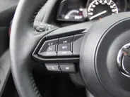 Mazda 2 1.5 e-SkyActiv-G 90PK 6MT Homura | Stuur-/stoelverwarming | Camera | Dodehoek detectie | LED | 16' LM | Carplay | Clima | Cruise |
