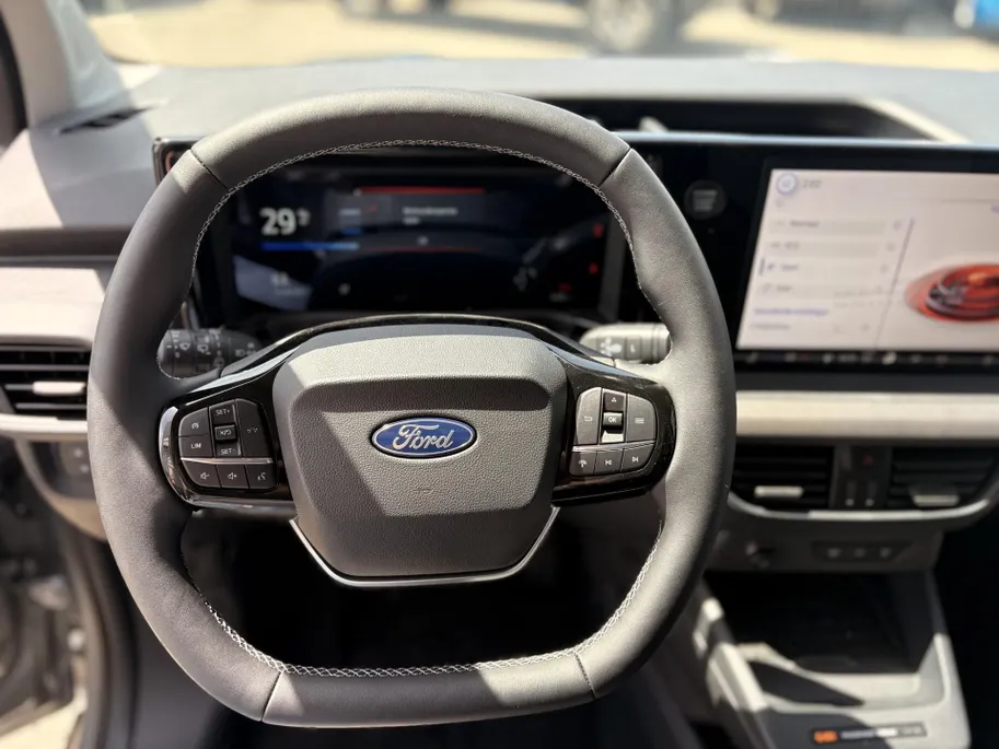 Ford Tourneo Courier EV 136pk | Trekhaak | Winter Pack