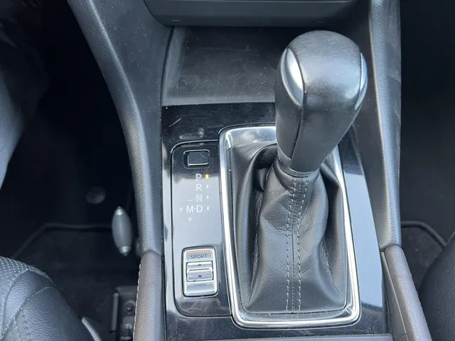 Mazda 3 2.0 SkyActiv-G 120 GT-M AUTOMAAT | TREKHAAK | 18' LM VELGEN | CAMERA | STOEL- en STUURVERWARMING | LEDER | Bose AUDIO | NED.AUTO | DEALER ONDERHOUDEN |