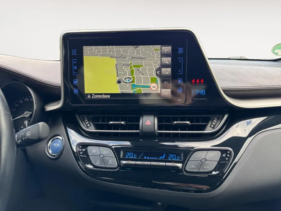 Toyota C-HR 1.8 Hybrid Executive | Climate control | Trekhaak | Keyless | Adaptive cruise control | Navigatie