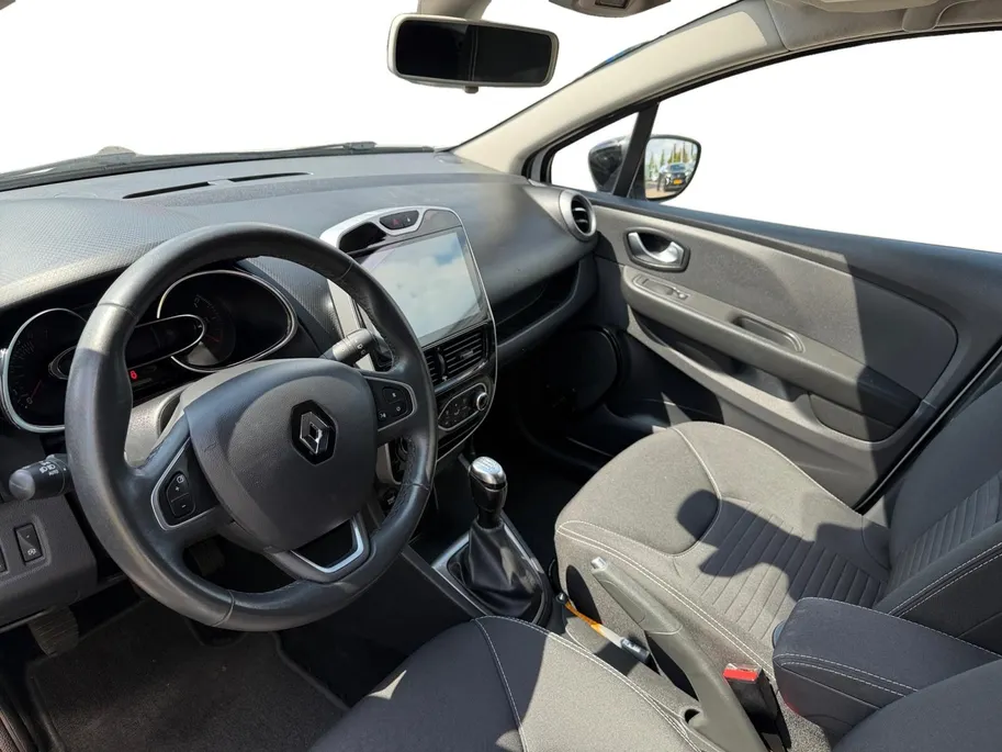 Renault Clio Estate 0.9 TCe Limited | Trekhaak | Parkeersensoren | Navigatie | Bluetooth | Cruise & Climate Control | Onderhoudshistorie | 12 Maanden BOVAG Garantie