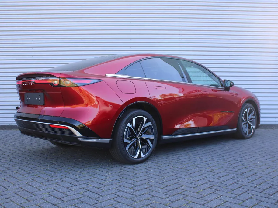 Mazda 6 6e Takumi Plus 68.8 kWh | Actieradius tot 479 km (WLTP) | Hoge Korting! | Bruin Nappa leder | 18% bijtelling |