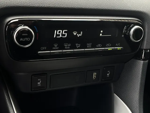 Toyota Yaris 1.5 Hybrid Active | Trekhaak | Camera | Stoelverwarming