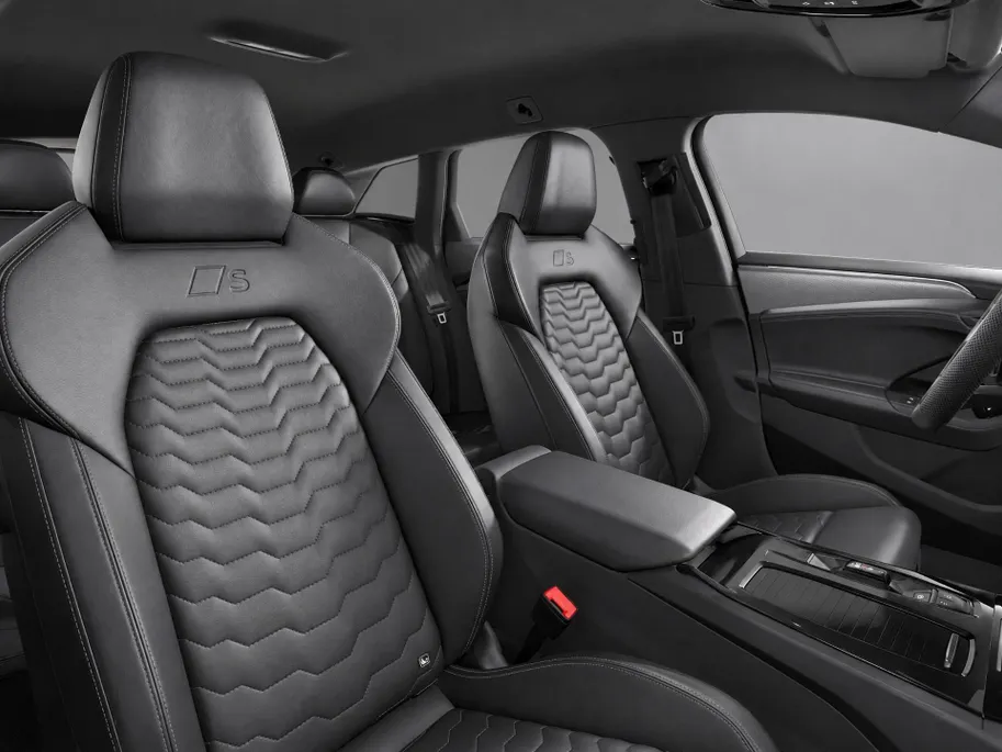 Audi A6 e-tron S edition performance 100 kWh 367 PK · Trekhaak elek. wegklapbaar · Optiekpakket zwart · Winterpakket
