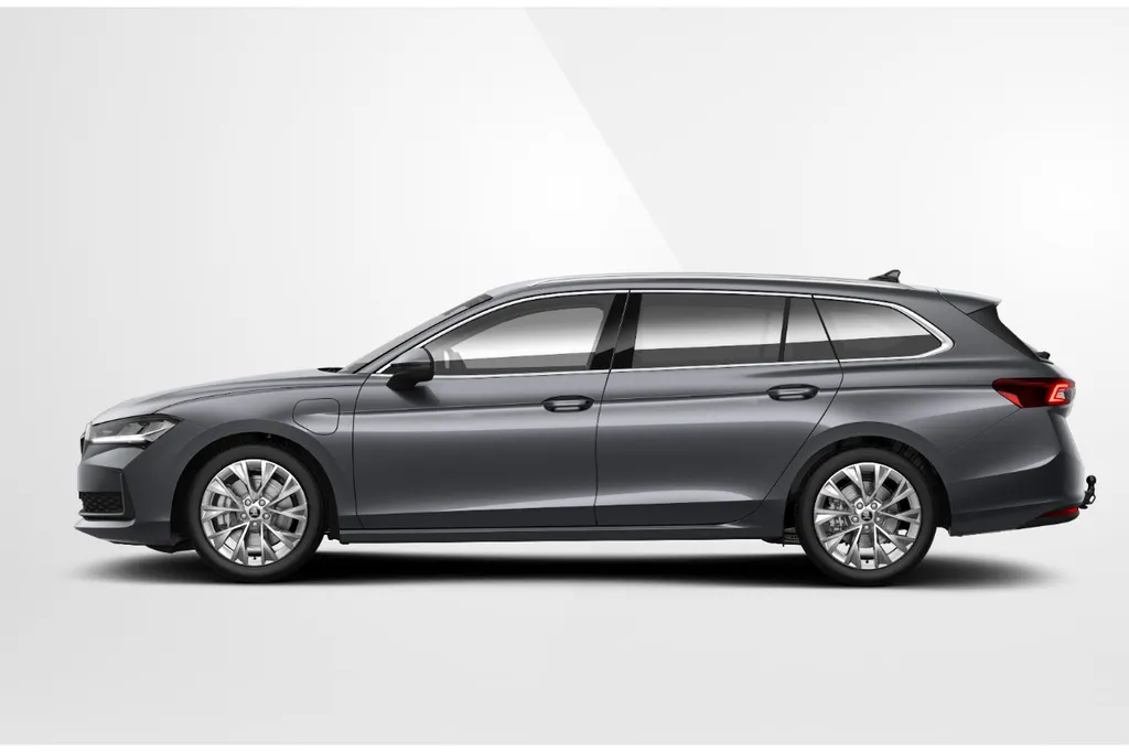 Škoda Superb combi Business Edition 1.5 TSI PHEV 150 kW / 204 PK Comb | Mettalic Lak | Trekhaak Wegklapbaar | 1000 inruilpremie!