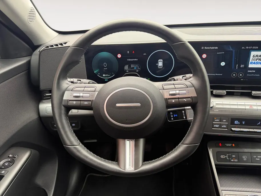 Hyundai Kona 1.6 GDI HEV Comfort Smart | Stuur-/ Stoelverwarming | Navigatie | Achteruitrijcamera | Parkeersensoren voor en achter | Apple Carplay/ Android Auto | dodehoek detectie |
