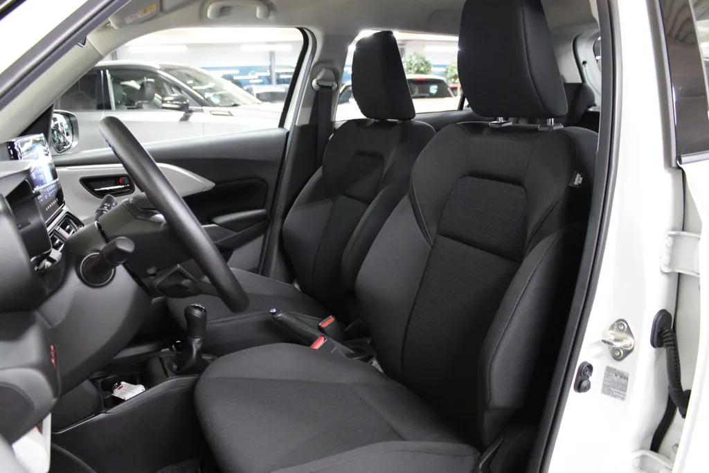 Suzuki Swift 1.2 Comfort Smart Hybrid / Navigatie / Keyless / Camera / 17'' LMV / All season banden /