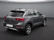 Volkswagen T-Roc 1.0 TSI 110pk Life · Trekhaak · Camera · Dodehoeksensoren · Adaptive Cruise Control · Apple/Android Car Play · Clima ·