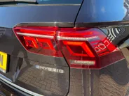 Volkswagen Tiguan 1.4 TSI eHybrid R-Line Business *Navi*360Camera*Schuif/kanteldak*Climate Control*Stoelverwarming*Adapt. Cruise Control*HUD*Elekt. Achterklep*NL Auto*1ste eigenaar!