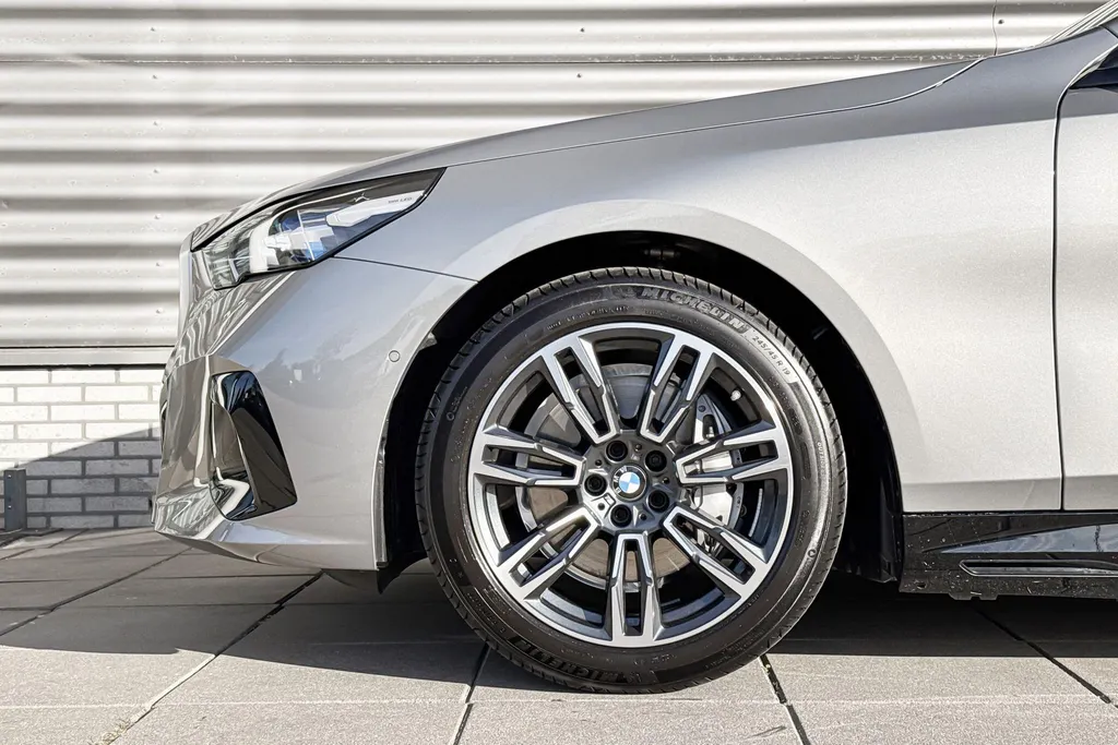 BMW i5 Touring eDrive40 84 kWh