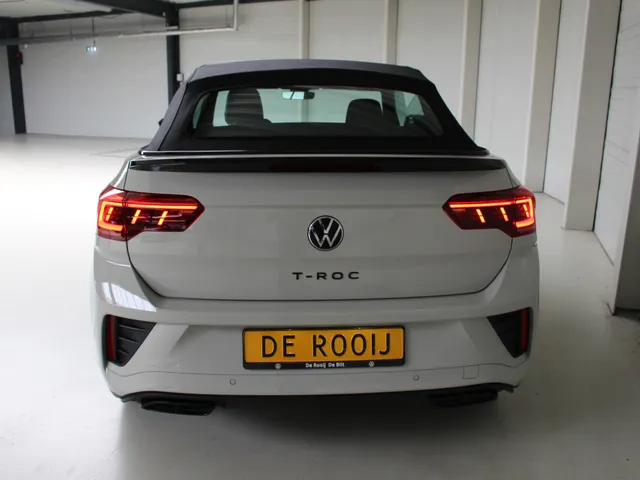 Volkswagen T-Roc Cabrio 1.5 TSI R-Line Karmann Blackstyle Leder | IQ-Light | Navigatie | Dodehoekassistent | Parkeercamera