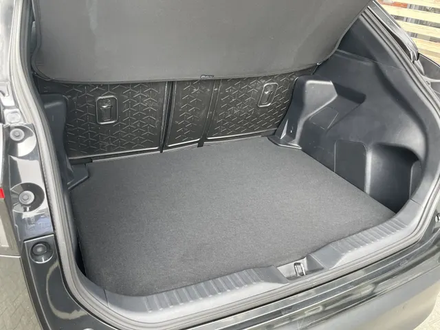 Toyota Yaris Cross 1.5 Hybrid Dynamic | Parkeersensoren V+A | Stuur en Stoelverwarm