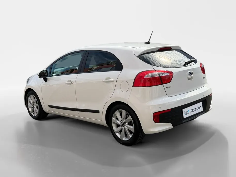 Kia Rio 1.2 CVVT ExecutiveLine Navigatie| Stoel verwarming| Camera| Lichtmetalen velgen| donker getint glas| Climate Control