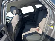 Audi A4 Avant 35 TFSI Advanced Edition | NL auto | Automaat | Parkeersensoren voor en achter | 18' lichtmetalen velgen | Elektr. achterklep | Navigatie  | Bovag garantie |