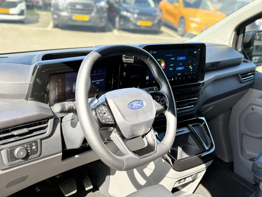 Ford Tourneo Custom E-Tourneo 340 L1H1 Titanium X 65 kWh | 8 persoons | PANORAMADAK | LUXURY PACK