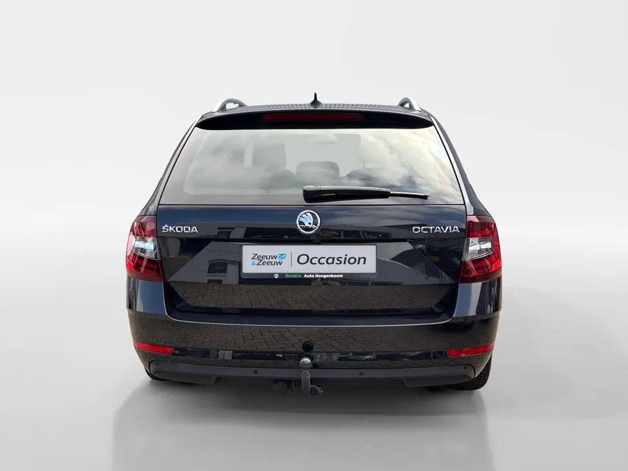 Škoda Octavia Combi 1.0 TSI Greentech Business Edition Plus | Weinig kilometers! | Afneembare Trekhaak | Achteruitrijcamera | Apple Carplay/Android Auto | Climate Control | 12 maanden garantie! |