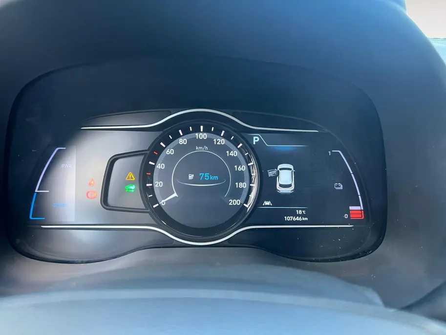 Hyundai Kona EV Fashion 64 kWh | Warmtepomp | Navigatie | Apple Carplay & Android Auto | Adaptive cruise control | Open dak | Head-up display | Achteruitrijcamera |