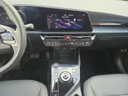Kia Niro EV Edition Advanced 64.8 kWh Accu 100% | 1e Eigenaar | Dealer onderhouden | Cruise Control Adaptief | Stoelverwarming | Camera | Apple Carplay & Android Auto | Leder | Fabrieksgarantie t/m 28-3-2031 + 3x 1 jaar* | NAP