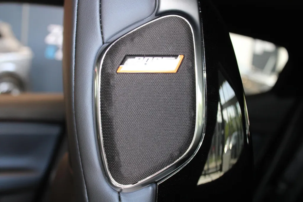 Nissan Juke 1.6 Hybrid Pulse |360grd camera| Bose | Parkeersensoren voor en achter | Navigatie | Automaat| Stoel verwarming | Lederen bekleding | 19inch Wielen| Stuurverwarming |