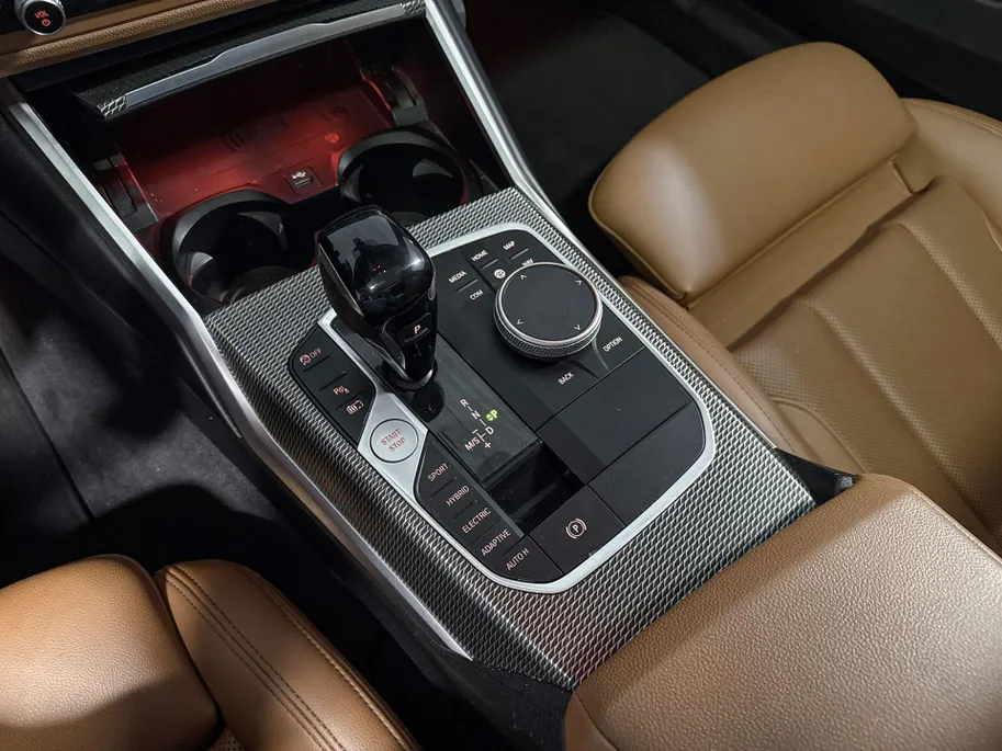 BMW 3 Serie Sedan 330e xDrive High Executive