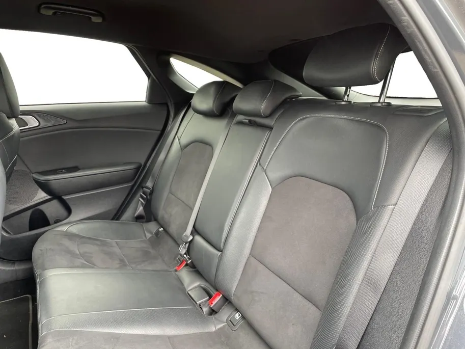 Kia ProCeed 1.0 T-GDI GT-Line | Climate control | Navigatie | Cruise control | Stoel + Stuur verwarming